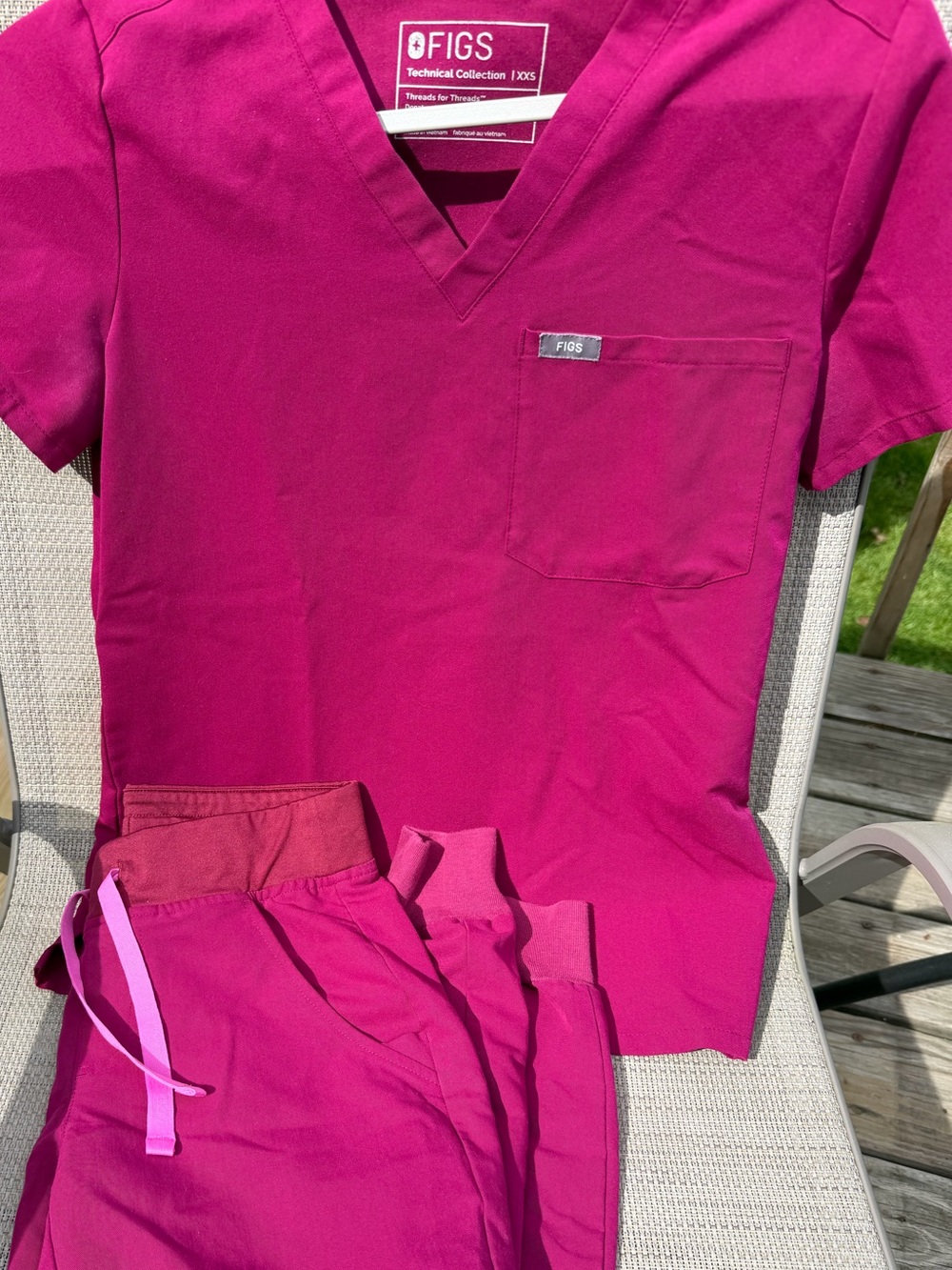 FIGS Scrub Set